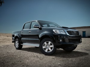 DEZENT-TJ-TOYOTA-HILUX-FRONT-Web.jpg